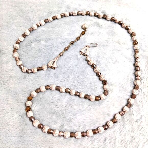 Vintage Trifari Crown 1962 White Rhodium Beaded Necklace "Electra Collection" - Picture 2 of 15